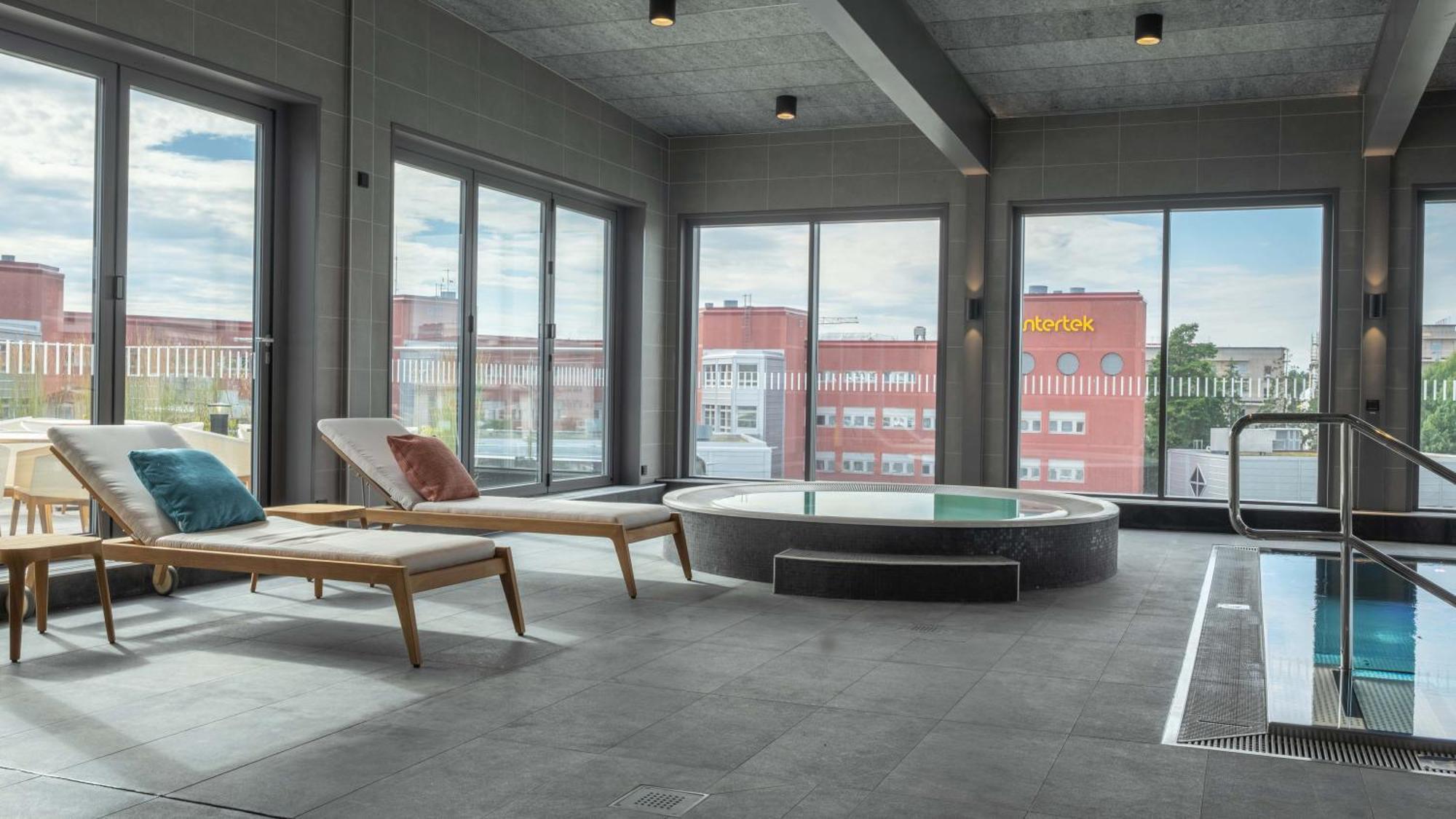 Отель Voco Stockholm - Kista By Ihg Экстерьер фото